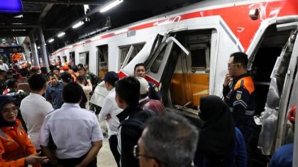 Kecelakaan kereta di bekasi